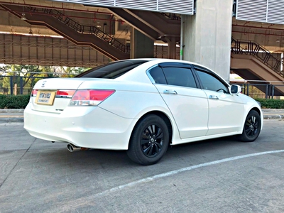 รถบ้าน รถมือสอง Honda Accord 2.0 i-VTEC รุ่น E เกียร์ Auto ปี 2012 Gen8 Minor Change โดย หญิงรถบ้าน รถมือสองขอนแก่น ราคาถูก ผ่อนสบาย
