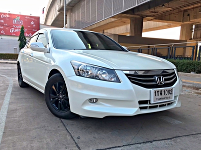 รถบ้าน รถมือสอง Honda Accord 2.0 i-VTEC รุ่น E เกียร์ Auto ปี 2012 Gen8 Minor Change โดย หญิงรถบ้าน รถมือสองขอนแก่น ราคาถูก ผ่อนสบาย