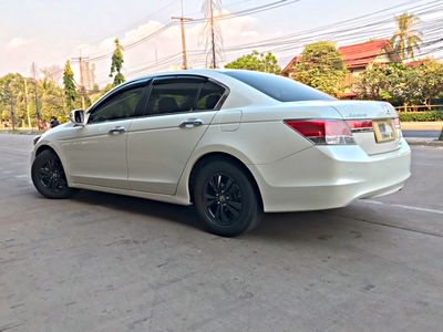 รถบ้าน รถมือสอง Honda Accord 2.0 i-VTEC รุ่น E เกียร์ Auto ปี 2012 Gen8 Minor Change โดย หญิงรถบ้าน รถมือสองขอนแก่น ราคาถูก ผ่อนสบาย
