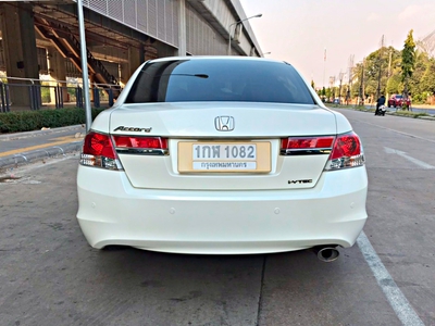 รถบ้าน รถมือสอง Honda Accord 2.0 i-VTEC รุ่น E เกียร์ Auto ปี 2012 Gen8 Minor Change โดย หญิงรถบ้าน รถมือสองขอนแก่น ราคาถูก ผ่อนสบาย