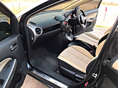 รถบ้าน รถมือสอง Mazda 2 1.5 Elegance Spirit เกียร์ Auto ปี 2011 โดย หญิงรถบ้าน รถมือสองขอนแก่น ราคาถูก ผ่อนสบาย
