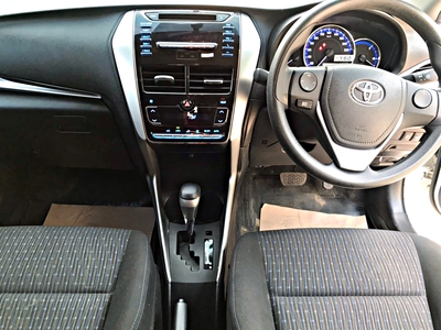 รถบ้าน รถมือสอง Toyota Yaris Ativ 1.2 รุ่น E เกียร์ Auto ปี 2017  โดย หญิงรถบ้าน รถมือสองขอนแก่น ราคาถูก ผ่อนสบาย
