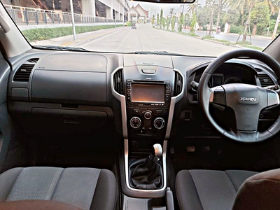 รถบ้าน รถมือสอง ISUZU D-MAX Hi-Lander X-Series 2-Door Super Daylight 2.5 VGS Z ปี 2015  โดย หญิงรถบ้าน รถมือสองขอนแก่น ราคาถูก ผ่อนสบาย
