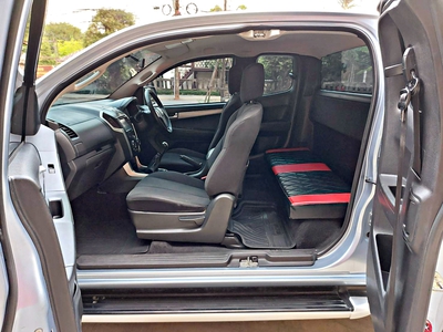 รถบ้าน รถมือสอง ISUZU D-MAX Hi-Lander X-Series 2-Door Super Daylight 2.5 VGS Z ปี 2015  โดย หญิงรถบ้าน รถมือสองขอนแก่น ราคาถูก ผ่อนสบาย