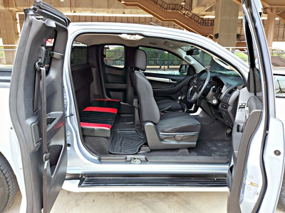 รถบ้าน รถมือสอง ISUZU D-MAX Hi-Lander X-Series 2-Door Super Daylight 2.5 VGS Z ปี 2015  โดย หญิงรถบ้าน รถมือสองขอนแก่น ราคาถูก ผ่อนสบาย