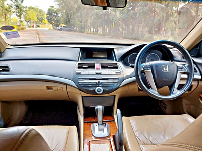 รถบ้าน รถมือสอง Honda Accord 2.0 i-VTEC รุ่น E เกียร์ Auto ปี 2011 Gen8 Minor Change โดย หญิงรถบ้าน รถมือสองขอนแก่น ราคาถูก ผ่อนสบาย