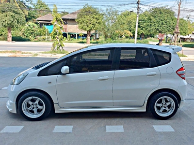 รถบ้าน รถมือสอง Honda Jazz 1.5 i-VTEC รุ่น V เกียร์ Auto ปี 2008 โดย หญิงรถบ้าน รถมือสองขอนแก่น ราคาถูก ผ่อนสบาย
