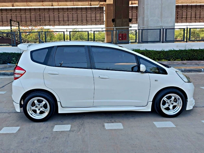รถบ้าน รถมือสอง Honda Jazz 1.5 i-VTEC รุ่น V เกียร์ Auto ปี 2008 โดย หญิงรถบ้าน รถมือสองขอนแก่น ราคาถูก ผ่อนสบาย