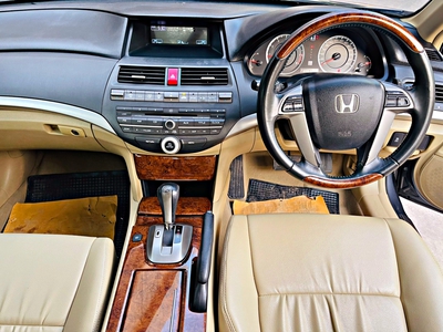 รถบ้าน รถมือสอง Honda Accord 2.4 i-VTEC รุ่น EL เกียร์ Auto ปี 2012 Gen8 Minor Change โดย หญิงรถบ้าน รถมือสองขอนแก่น ราคาถูก ผ่อนสบาย