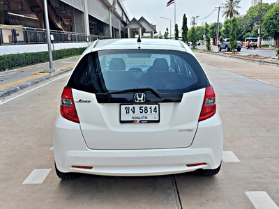 รถบ้าน รถมือสอง Honda Jazz 1.5 i-VTEC รุ่น V เกียร์ Auto ปี 2011 โดย หญิงรถบ้าน รถมือสองขอนแก่น ราคาถูก ผ่อนสบาย