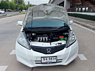 รถบ้าน รถมือสอง Honda Jazz 1.5 i-VTEC รุ่น V เกียร์ Auto ปี 2011 โดย หญิงรถบ้าน รถมือสองขอนแก่น ราคาถูก ผ่อนสบาย