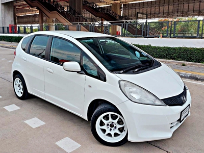 รถบ้าน รถมือสอง Honda Jazz 1.5 i-VTEC รุ่น V เกียร์ Auto ปี 2011 โดย หญิงรถบ้าน รถมือสองขอนแก่น ราคาถูก ผ่อนสบาย