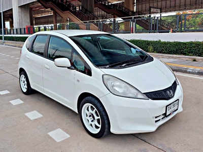 รถบ้าน รถมือสอง Honda Jazz 1.5 i-VTEC รุ่น V เกียร์ Auto ปี 2011 โดย หญิงรถบ้าน รถมือสองขอนแก่น ราคาถูก ผ่อนสบาย
