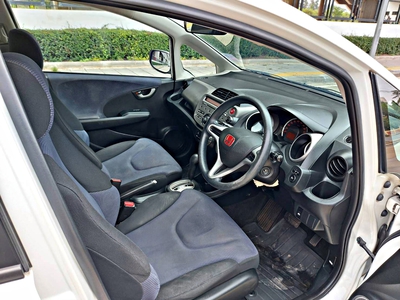 รถบ้าน รถมือสอง Honda Jazz 1.5 i-VTEC รุ่น V เกียร์ Auto ปี 2011 โดย หญิงรถบ้าน รถมือสองขอนแก่น ราคาถูก ผ่อนสบาย