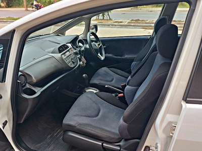 รถบ้าน รถมือสอง Honda Jazz 1.5 i-VTEC รุ่น V เกียร์ Auto ปี 2011 โดย หญิงรถบ้าน รถมือสองขอนแก่น ราคาถูก ผ่อนสบาย