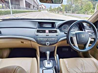 รถบ้าน รถมือสอง Honda Accord 2.0 i-VTEC รุ่น E เกียร์ Auto ปี 2012  โดย หญิงรถบ้าน รถมือสองขอนแก่น ราคาถูก ผ่อนสบาย