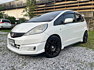 รถบ้าน รถมือสอง Honda Jazz 1.5 i-VTEC รุ่น V (ABS) เกียร์ Auto ปี 2013 โดย หญิงรถบ้าน รถมือสองขอนแก่น ราคาถูก ผ่อนสบาย
