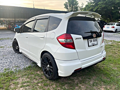 รถบ้าน รถมือสอง Honda Jazz 1.5 i-VTEC รุ่น V (ABS) เกียร์ Auto ปี 2013 โดย หญิงรถบ้าน รถมือสองขอนแก่น ราคาถูก ผ่อนสบาย