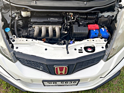 รถบ้าน รถมือสอง Honda Jazz 1.5 i-VTEC รุ่น V (ABS) เกียร์ Auto ปี 2013 โดย หญิงรถบ้าน รถมือสองขอนแก่น ราคาถูก ผ่อนสบาย