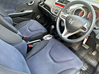 รถบ้าน รถมือสอง Honda Jazz 1.5 i-VTEC รุ่น V (ABS) เกียร์ Auto ปี 2013 โดย หญิงรถบ้าน รถมือสองขอนแก่น ราคาถูก ผ่อนสบาย