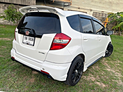 รถบ้าน รถมือสอง Honda Jazz 1.5 i-VTEC รุ่น V (ABS) เกียร์ Auto ปี 2013 โดย หญิงรถบ้าน รถมือสองขอนแก่น ราคาถูก ผ่อนสบาย