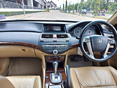 รถบ้าน รถมือสอง Honda Accord 2.0 i-VTEC รุ่น E เกียร์ Auto ปี 2009   โดย หญิงรถบ้าน รถมือสองขอนแก่น ราคาถูก ผ่อนสบาย