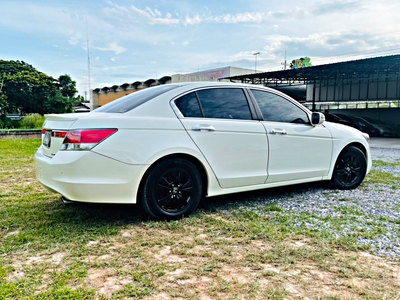 รถบ้าน รถมือสอง Honda Accord 2.0 i-VTEC รุ่น E เกียร์ Auto ปี 2009   โดย หญิงรถบ้าน รถมือสองขอนแก่น ราคาถูก ผ่อนสบาย
