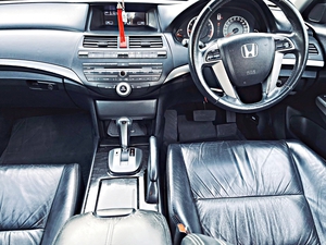 รถบ้าน รถมือสอง Honda Accord 2.0 i-VTEC รุ่น E เกียร์ Auto ปี 2011 Gen8 Minor Change โดย หญิงรถบ้าน รถมือสองขอนแก่น ราคาถูก ผ่อนสบาย
