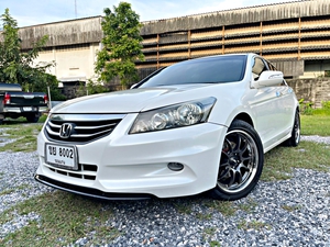 รถบ้าน รถมือสอง Honda Accord 2.0 i-VTEC รุ่น E เกียร์ Auto ปี 2011 Gen8 Minor Change โดย หญิงรถบ้าน รถมือสองขอนแก่น ราคาถูก ผ่อนสบาย