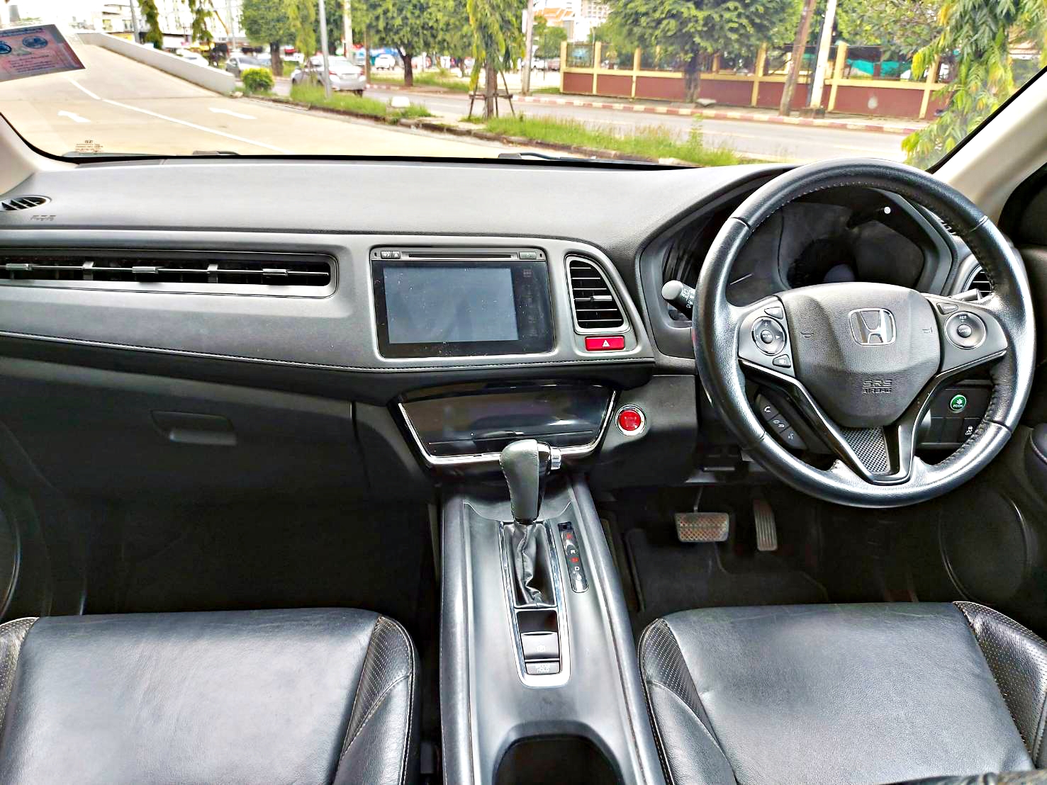 รถบ้าน รถมือสอง Honda HR-V 1.8 i-VTEC รุ่น E เกียร์ Auto ปี 2015 โดย หญิงรถบ้าน รถมือสองขอนแก่น ราคาถูก ผ่อนสบาย