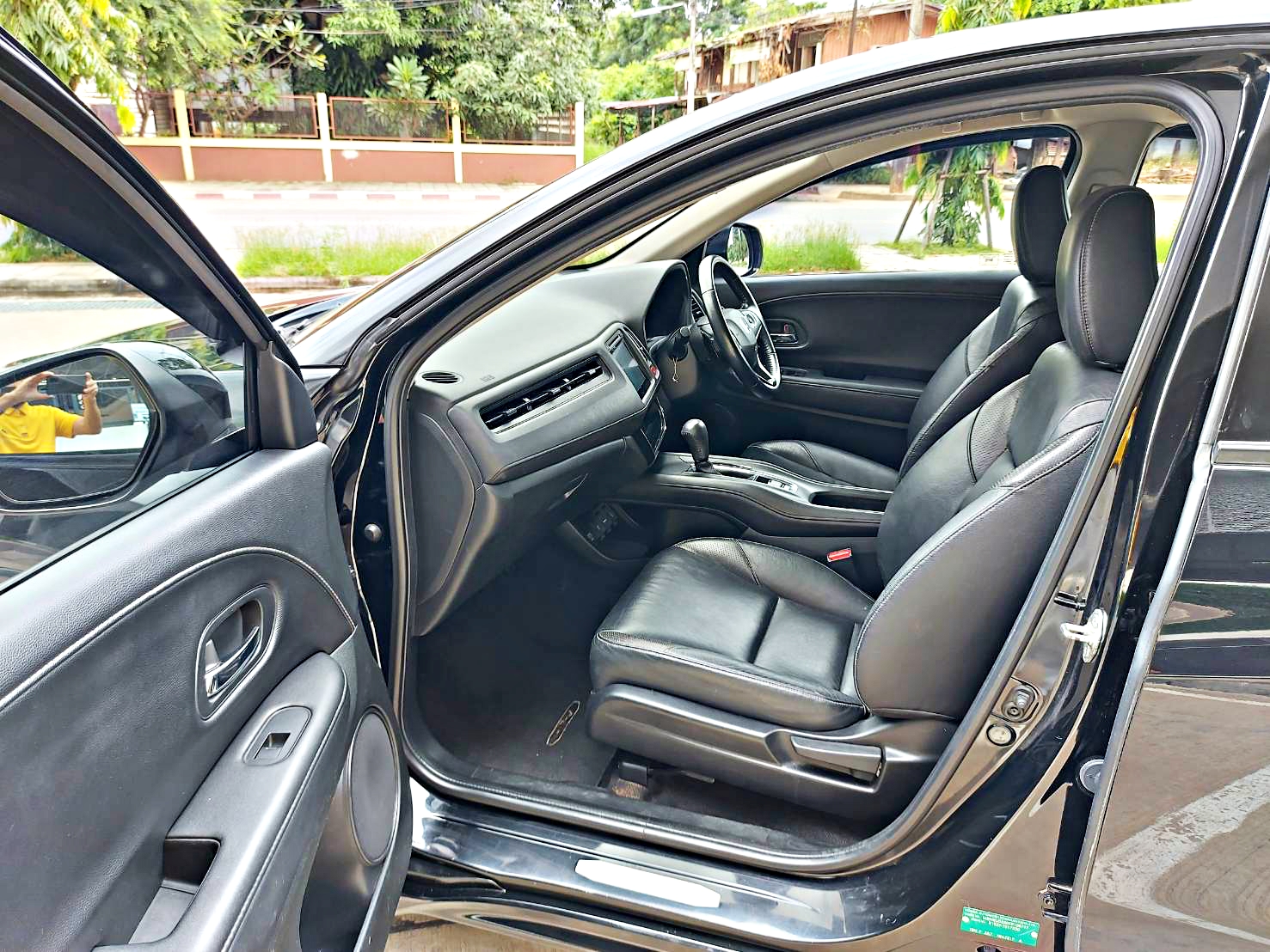 รถบ้าน รถมือสอง Honda HR-V 1.8 i-VTEC รุ่น E เกียร์ Auto ปี 2015 โดย หญิงรถบ้าน รถมือสองขอนแก่น ราคาถูก ผ่อนสบาย