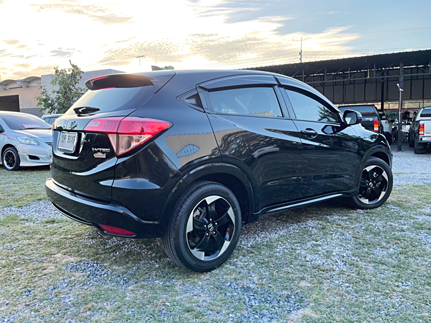 รถบ้าน รถมือสอง Honda HR-V 1.8 i-VTEC รุ่น E เกียร์ Auto ปี 2015 โดย หญิงรถบ้าน รถมือสองขอนแก่น ราคาถูก ผ่อนสบาย