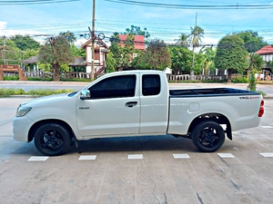รถบ้าน รถมือสอง Toyota Hilux Vigo Champ Smart CAB 2.7 VVT-i รุ่น E  ปี 2013 โดย หญิงรถบ้าน รถมือสองขอนแก่น ราคาถูก ผ่อนสบาย