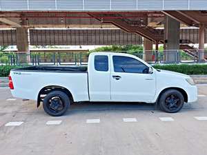 รถบ้าน รถมือสอง Toyota Hilux Vigo Champ Smart CAB 2.7 VVT-i รุ่น E  ปี 2013 โดย หญิงรถบ้าน รถมือสองขอนแก่น ราคาถูก ผ่อนสบาย