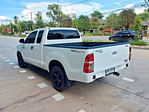 รถบ้าน รถมือสอง Toyota Hilux Vigo Champ Smart CAB 2.7 VVT-i รุ่น E  ปี 2013 โดย หญิงรถบ้าน รถมือสองขอนแก่น ราคาถูก ผ่อนสบาย