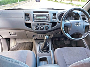 รถบ้าน รถมือสอง Toyota Hilux Vigo Champ Smart CAB 2.7 VVT-i รุ่น E  ปี 2013 โดย หญิงรถบ้าน รถมือสองขอนแก่น ราคาถูก ผ่อนสบาย
