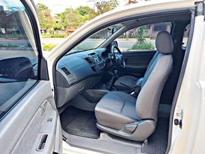 รถบ้าน รถมือสอง Toyota Hilux Vigo Champ Smart CAB 2.7 VVT-i รุ่น E  ปี 2013 โดย หญิงรถบ้าน รถมือสองขอนแก่น ราคาถูก ผ่อนสบาย