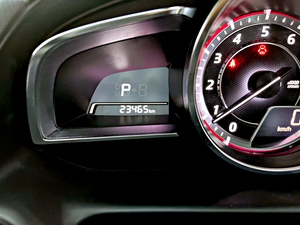 รถบ้าน รถมือสอง Mazda2 Hatchback 1.3 SkyActiv-G รุ่น High Plus เกียร์ Auto ปี 2015 โดย หญิงรถบ้าน รถมือสองขอนแก่น ราคาถูก ผ่อนสบาย