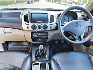 รถบ้าน รถมือสอง Mitsubishi Triton MEGA CAB  2.4 เบนซิน CNG แท้โรงงาน เกียร์ MT ปี 2011 โดย หญิงรถบ้าน รถมือสองขอนแก่น ราคาถูก ผ่อนสบาย