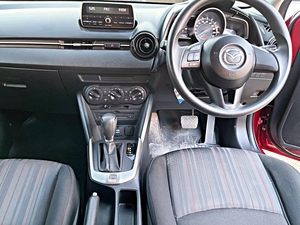 รถบ้าน รถมือสอง Mazda2 Sedan 1.3 SkyActiv-G เกียร์ Auto ปี 2016  โดย หญิงรถบ้าน รถมือสองขอนแก่น ราคาถูก ผ่อนสบาย