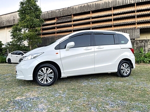 รถบ้าน รถมือสอง Honda Freed 1.5 i-VTEC รุ่น E เกียร์ Auto ปี 2012  โดย หญิงรถบ้าน รถมือสองขอนแก่น ราคาถูก ผ่อนสบาย