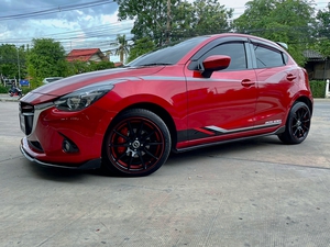 รถบ้าน รถมือสอง Mazda2 Hatchback 1.3 SkyActiv-G รุ่น Top สุด เกียร์ Auto ปี 2560 โดย หญิงรถบ้าน รถมือสองขอนแก่น ราคาถูก ผ่อนสบาย