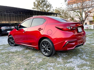 รถบ้าน รถมือสอง Mazda2 Sedan 1.3 SkyActiv-G รุ่น Top เกียร์ Auto ปี 2017  โดย หญิงรถบ้าน รถมือสองขอนแก่น ราคาถูก ผ่อนสบาย
