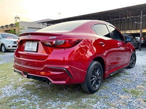 รถบ้าน รถมือสอง Mazda2 Sedan 1.3 SkyActiv-G รุ่น Top เกียร์ Auto ปี 2017  โดย หญิงรถบ้าน รถมือสองขอนแก่น ราคาถูก ผ่อนสบาย