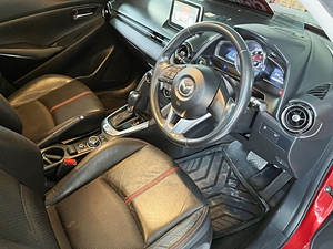 รถบ้าน รถมือสอง Mazda2 Hatchback 1.3 SkyActiv-G  High Connect รุ่น Top สุด เกียร์ Auto ปี 2559 โดย หญิงรถบ้าน รถมือสองขอนแก่น ราคาถูก ผ่อนสบาย