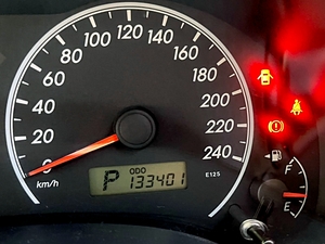 รถบ้าน รถมือสอง Toyota Corolla Altis 1.8 รุ่น E 50th Anniversary เกียร์ Auto ปี 2012  โดย หญิงรถบ้าน รถมือสองขอนแก่น ราคาถูก ผ่อนสบาย
