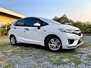รถบ้าน รถมือสอง Honda Jazz 1.5 i-VTEC รุ่น V เกียร์ Auto ปี 2016 โดย หญิงรถบ้าน รถมือสองขอนแก่น ราคาถูก ผ่อนสบาย