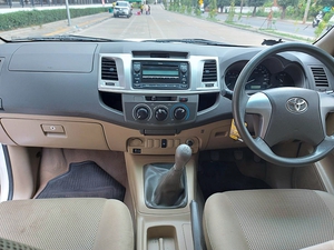 รถบ้าน รถมือสอง Toyota Hilux Vigo Champ Prerunner Smart Cab 2.5 E เกียร์ MT ปี 2013  โดย หญิงรถบ้าน รถมือสองขอนแก่น ราคาถูก ผ่อนสบาย