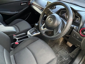 รถบ้าน รถมือสอง Mazda2 Sedan 1.3 SkyActiv-G เกียร์ Auto ปี 2015  โดย หญิงรถบ้าน รถมือสองขอนแก่น ราคาถูก ผ่อนสบาย