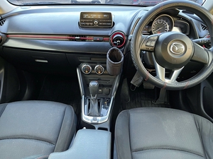 รถบ้าน รถมือสอง Mazda2 Sedan 1.3 SkyActiv-G เกียร์ Auto ปี 2015  โดย หญิงรถบ้าน รถมือสองขอนแก่น ราคาถูก ผ่อนสบาย